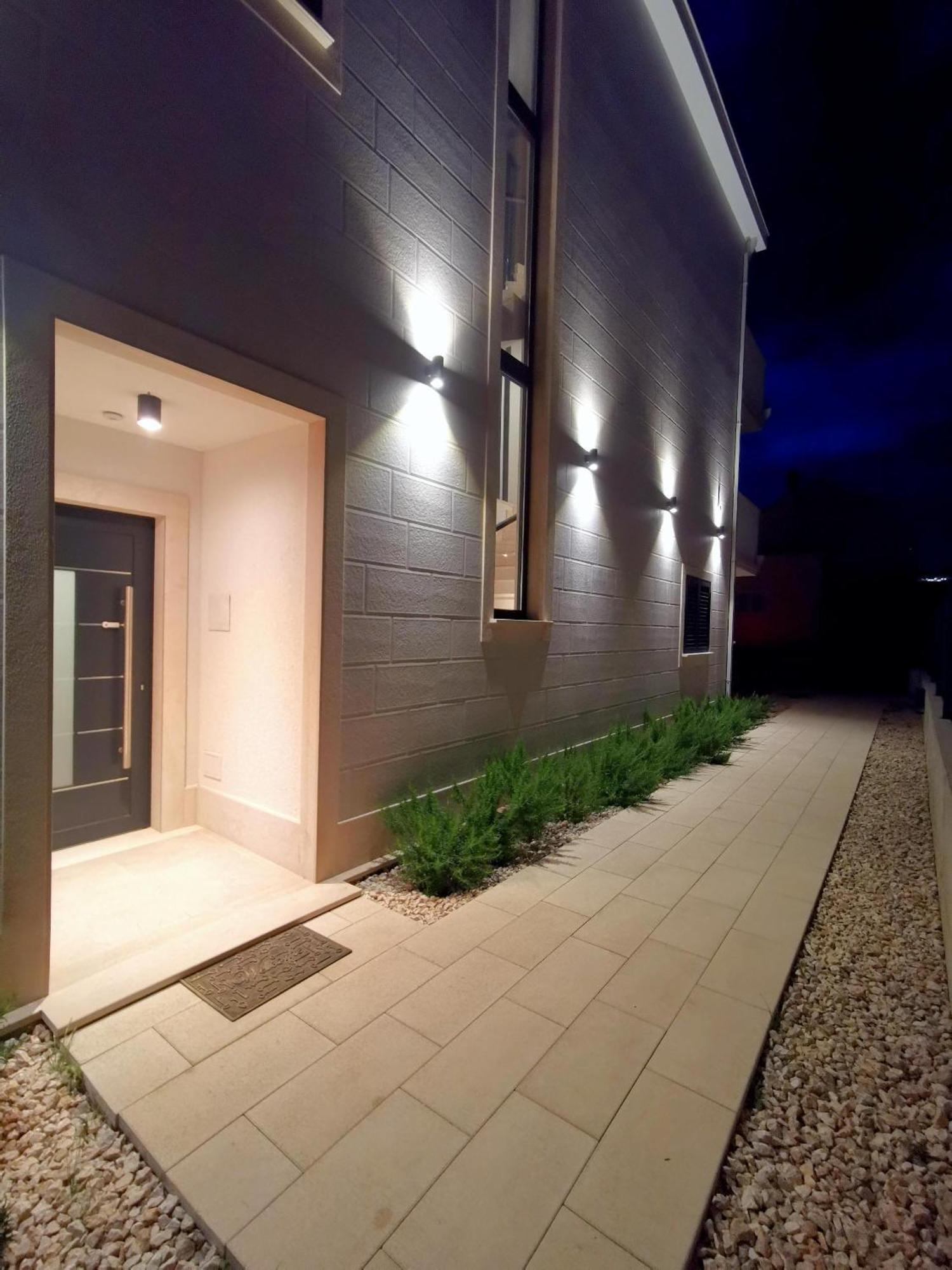 "Bjonda" 200M2 On Two Floors - Game Room, Hot Tub And Kids Zone - Large Balconies On Each Floor Mlini Extérieur photo